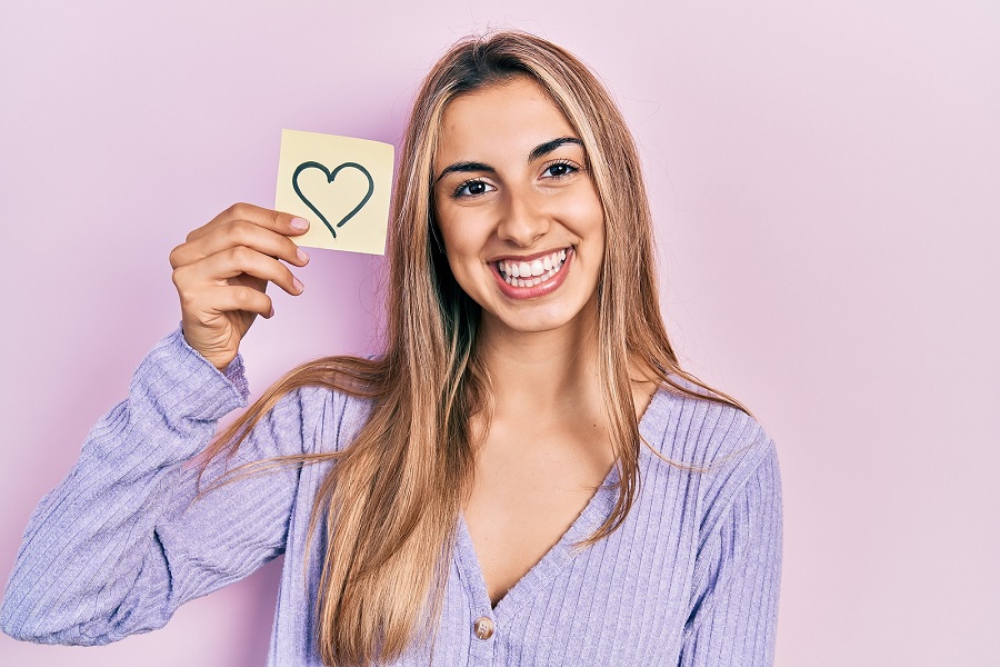 DENTAL VENEERS AND YOUR SMILE
